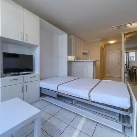 Apartment Sia - Lichtrijke Met Balkon Met Zijzeezicht In Hartje De Panne