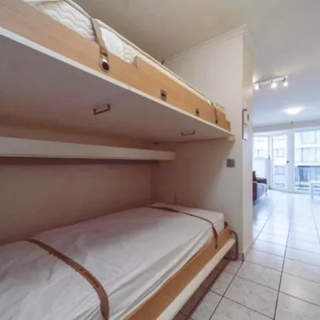 Sia - Lichtrijke Met Balkon Met Zijzeezicht In Hartje Appartement De Panne