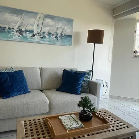 Appartement Sia - Lichtrijke Met Balkon Met Zijzeezicht In Hartje De Panne